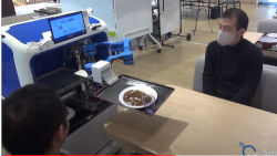 robot with an arm to serve food at a restaurant