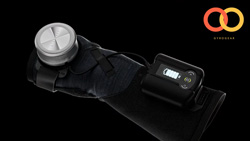Intelligent glove that helps patients with hand tremors